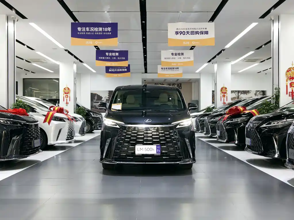 Lexus LM — миниатюра 3