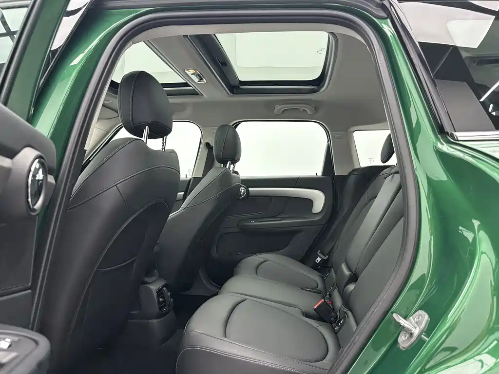 MINI Countryman Facelift 1.5T COOPER ALL4 Connoisseur, фото 6