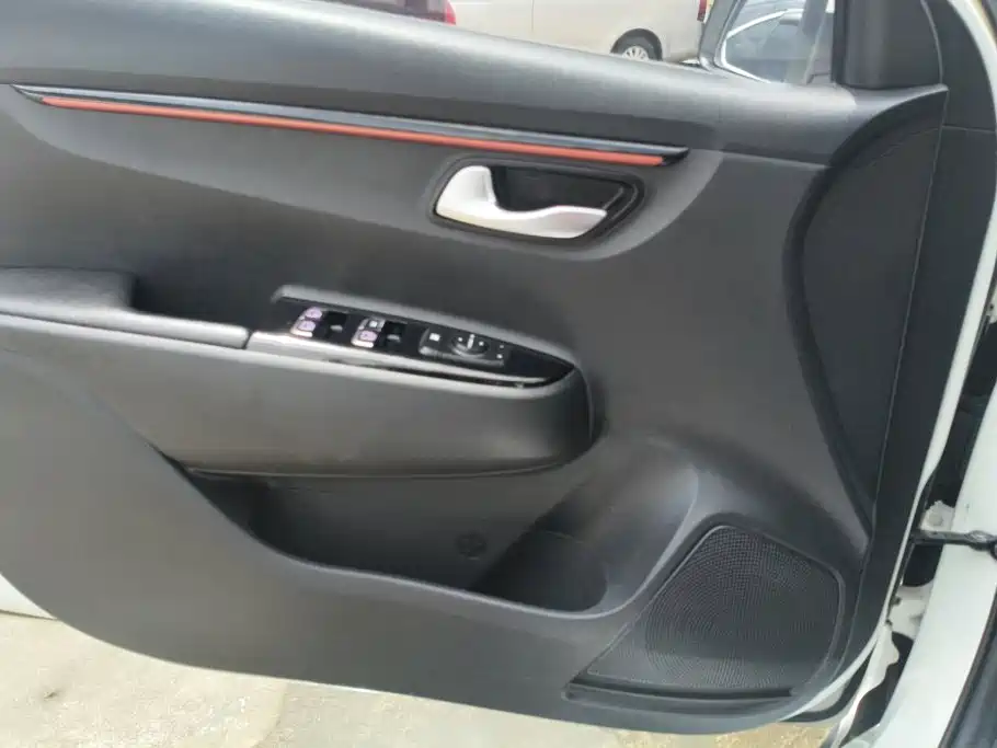 Kia KX Cross — миниатюра 7