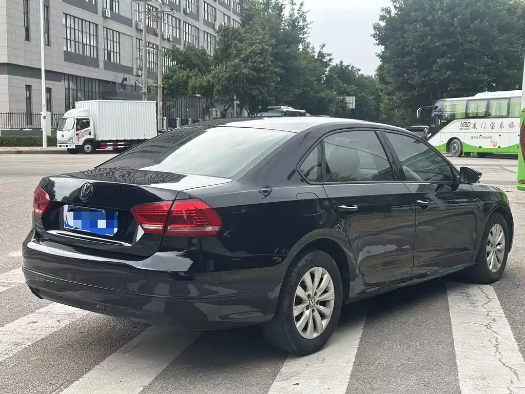 Volkswagen Passat — миниатюра 4