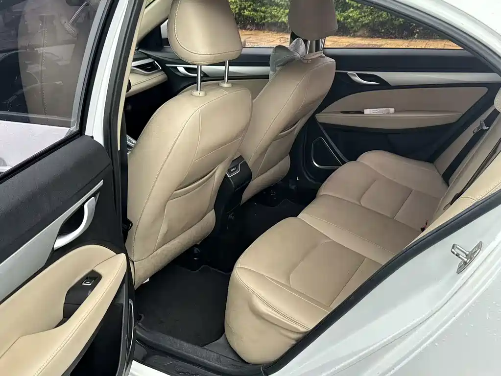 Geely Emgrand — миниатюра 8
