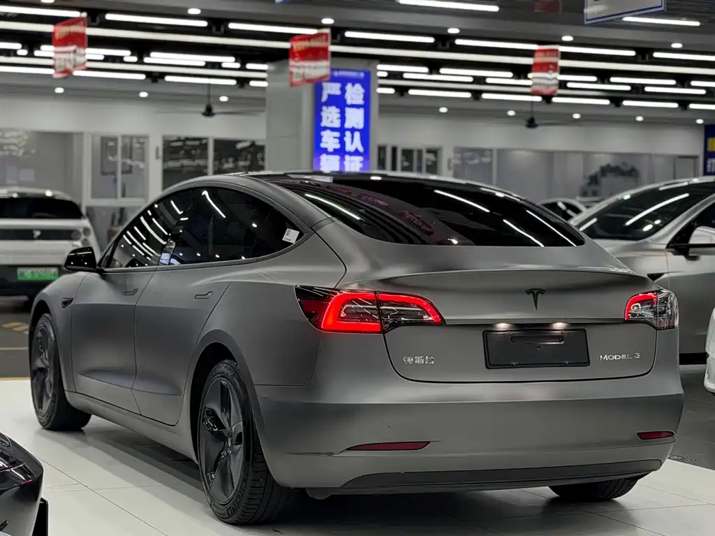 Tesla Model 3 — миниатюра 4
