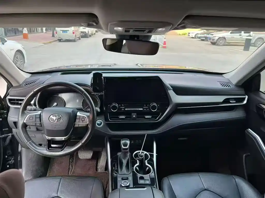 Toyota Highlander — миниатюра 7