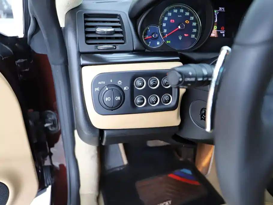 Maserati GranTurismo — миниатюра 12