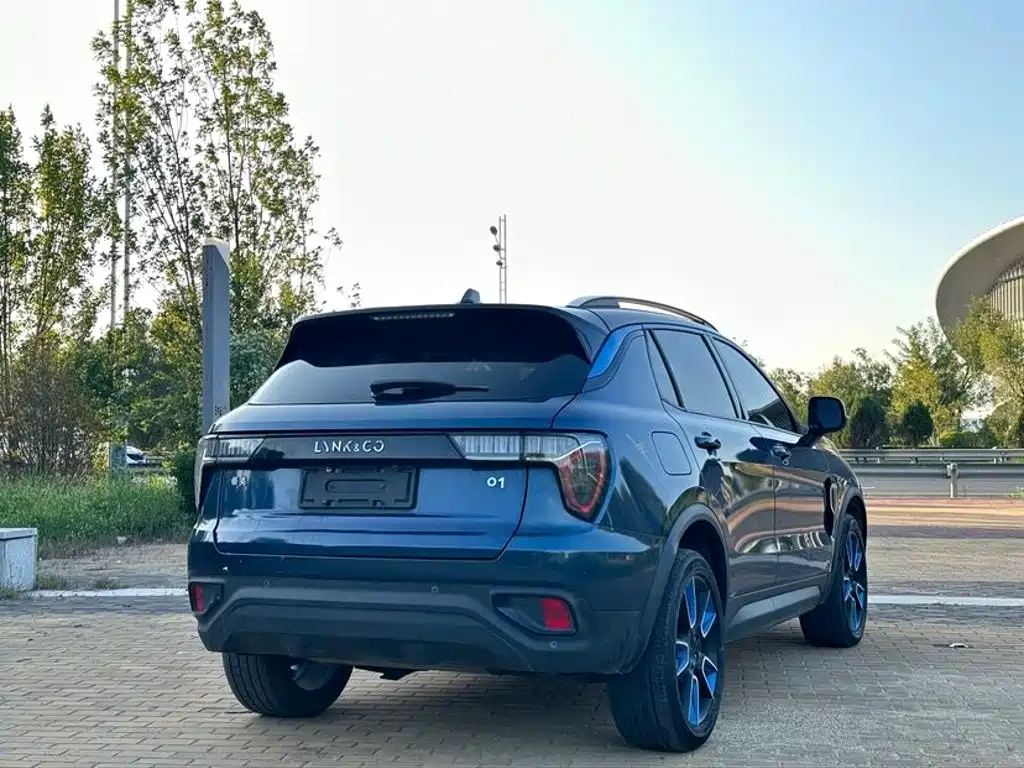 Lynk & Co 01 — миниатюра 4