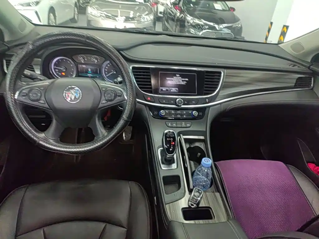 Buick LaCrosse — миниатюра 10