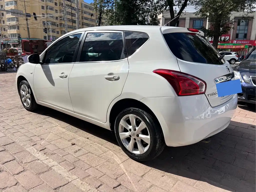 Nissan Tiida — миниатюра 5