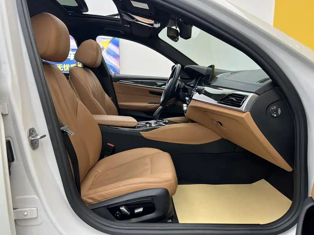 BMW 5 Series — миниатюра 21