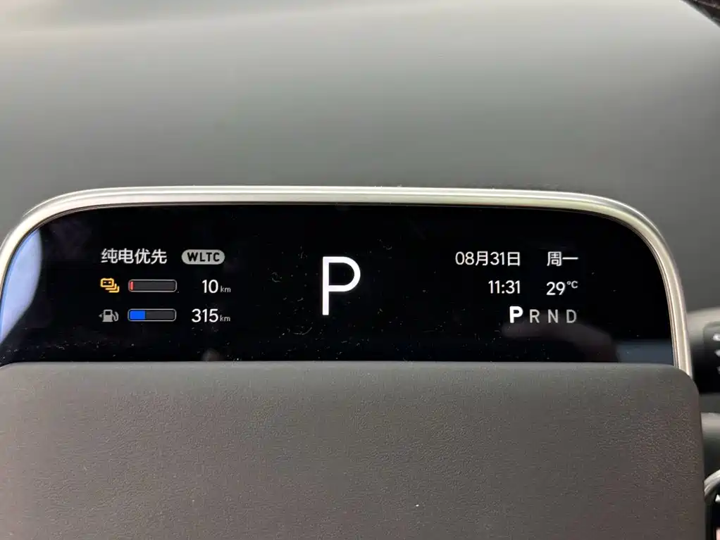 Li Auto Li L8 — миниатюра 17