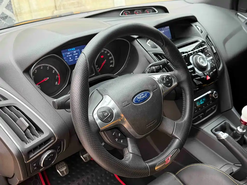 Ford Focus (Import) — миниатюра 10