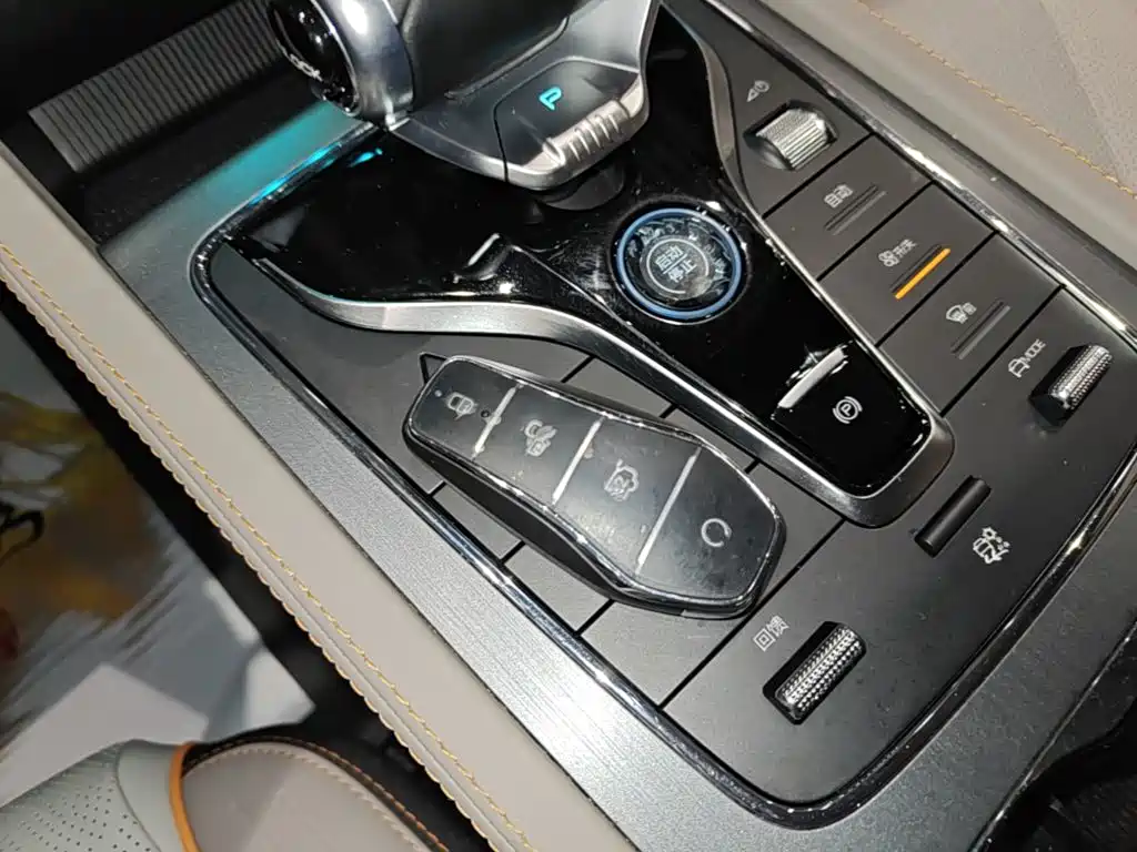 BYD Yuan Plus — миниатюра 9