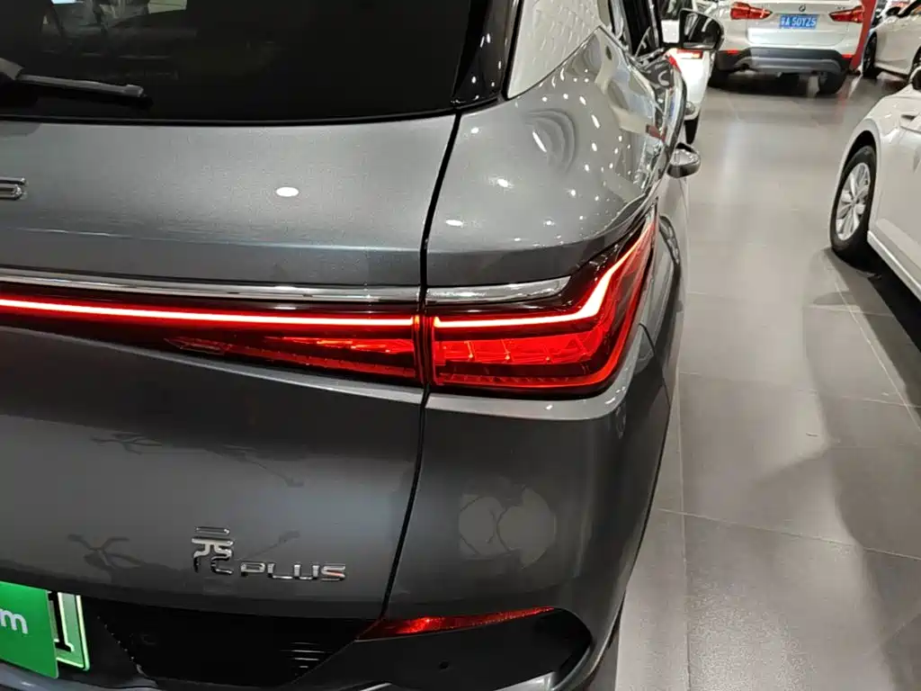 BYD Yuan Plus — миниатюра 8