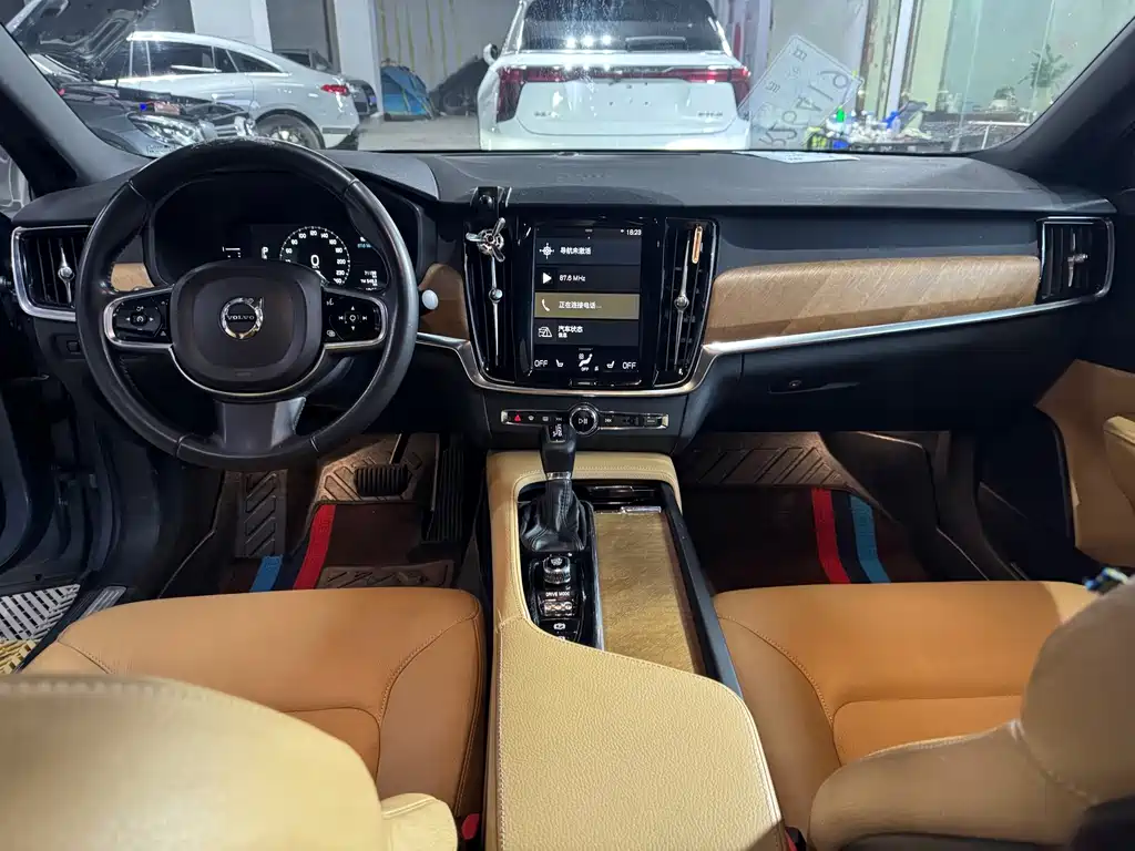 Volvo S90 — миниатюра 14