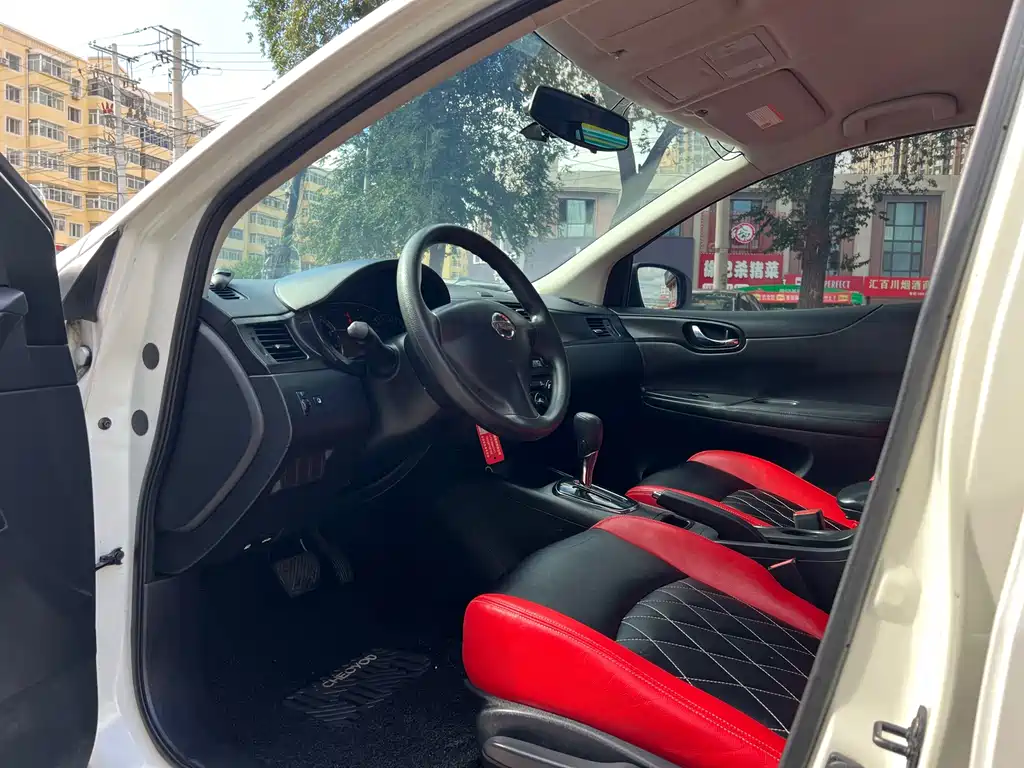 Nissan Tiida — миниатюра 8