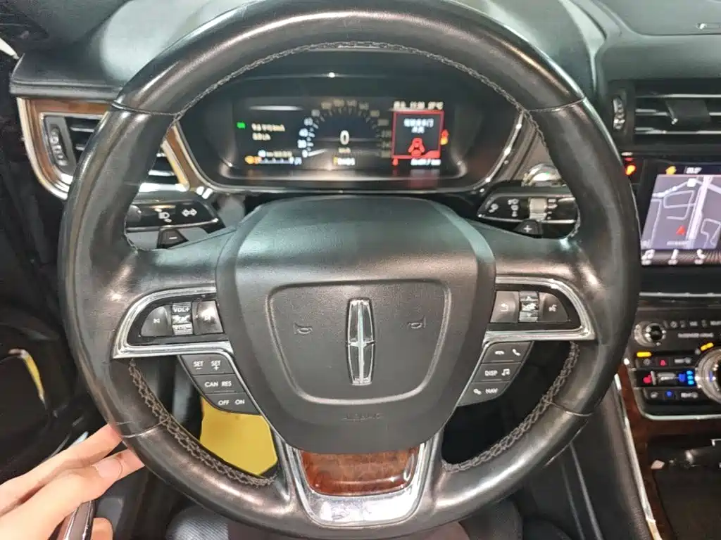 Lincoln Continental — миниатюра 11