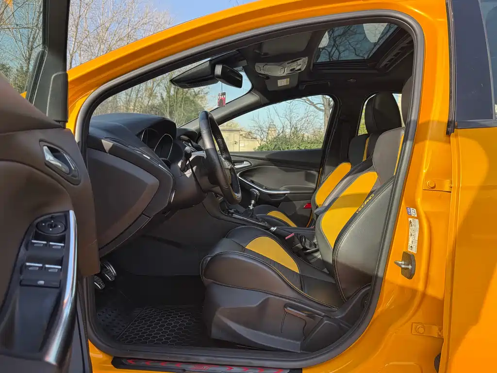 Ford Focus (Import) — миниатюра 6