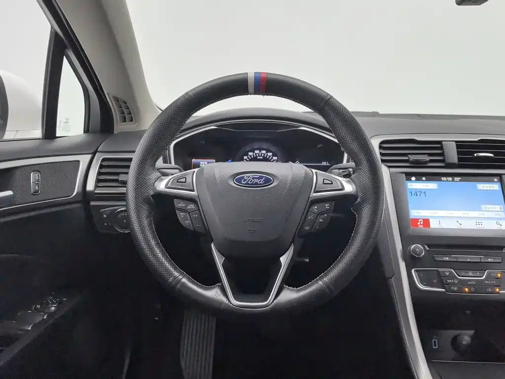 Ford Mondeo — миниатюра 11