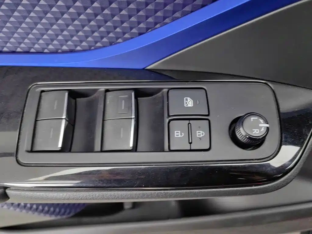 Toyota C-HR — миниатюра 9