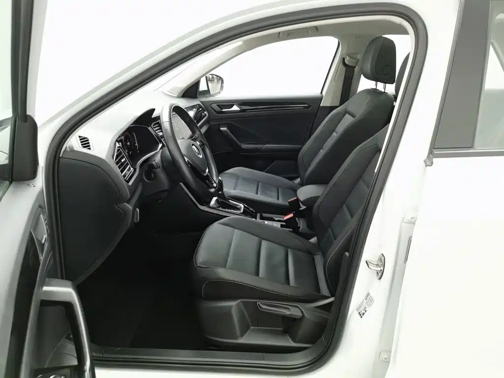 Volkswagen T-Roc — миниатюра 10