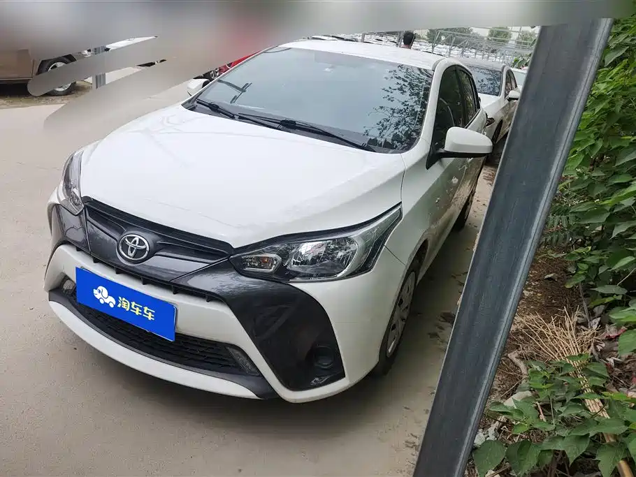 Toyota Yaris L 2021
