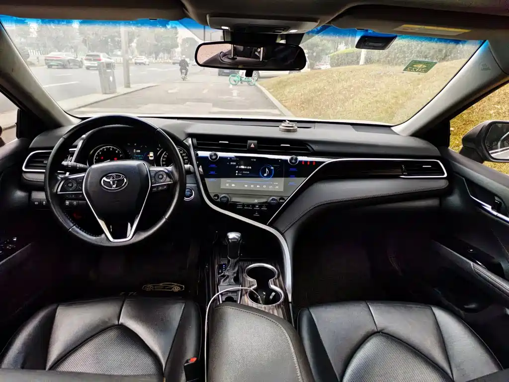Toyota Camry — миниатюра 13