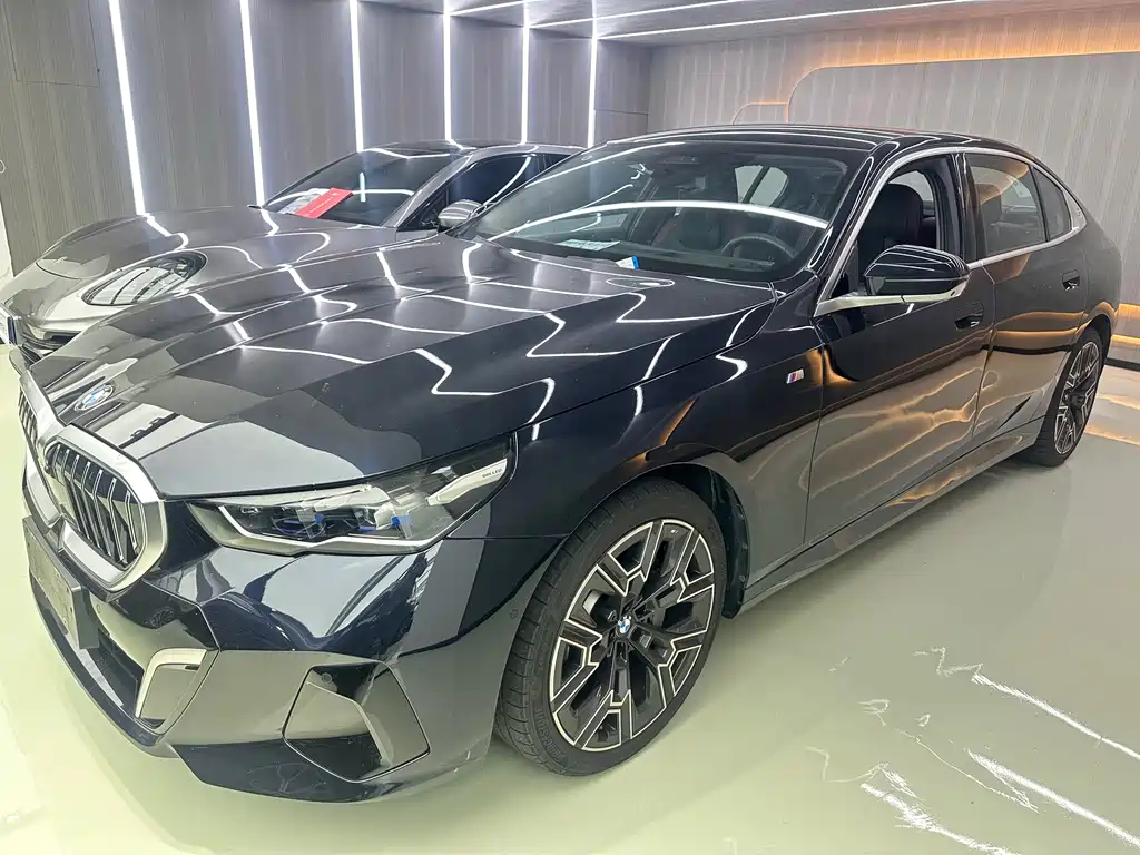 BMW 5 Series 2025