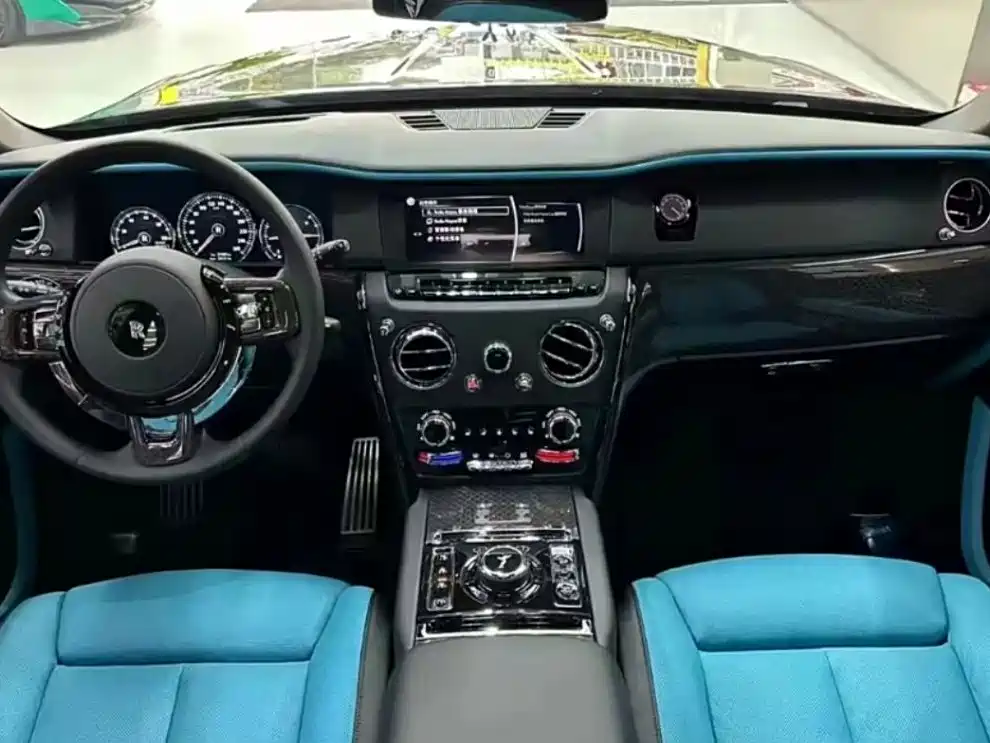 Rolls-Royce Cullinan — миниатюра 5