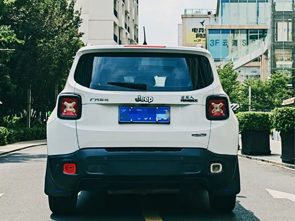 Jeep Renegade — миниатюра 5