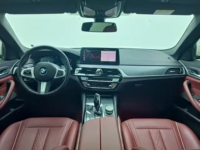 BMW 5 Series — миниатюра 6