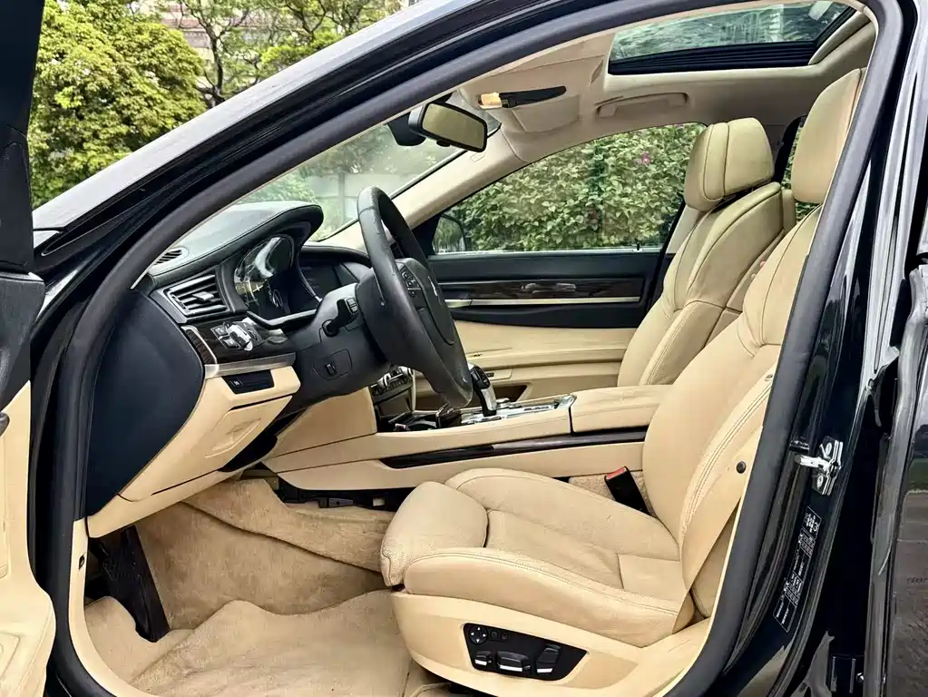 BMW 7 Series 7 2009 740Li Lead