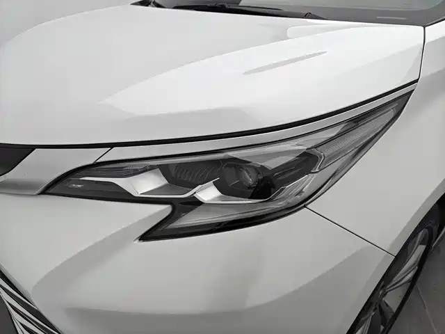 Toyota Sienna — миниатюра 13