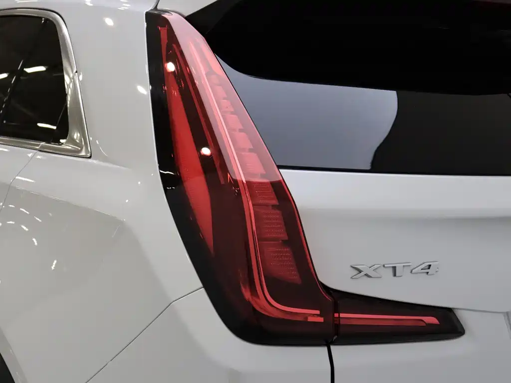Cadillac XT4 2021 28T Lead