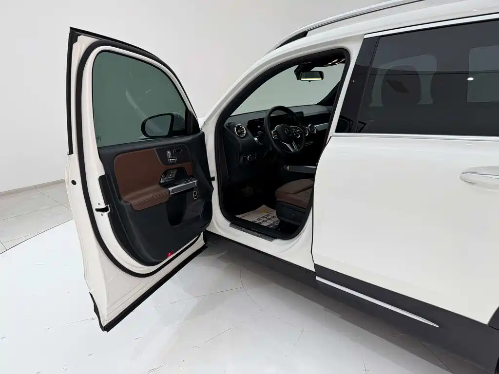 Mercedes-Benz GLB — миниатюра 22