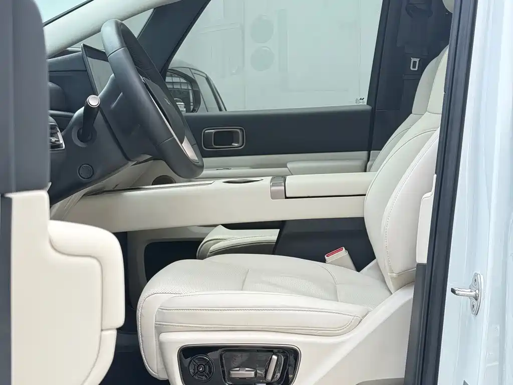 Li Auto Li MEGA — миниатюра 4