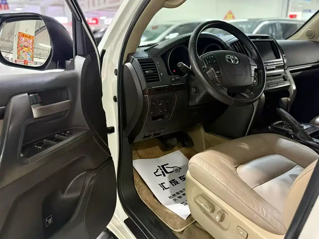Toyota Land Cruiser 2010 4.7L AT VX