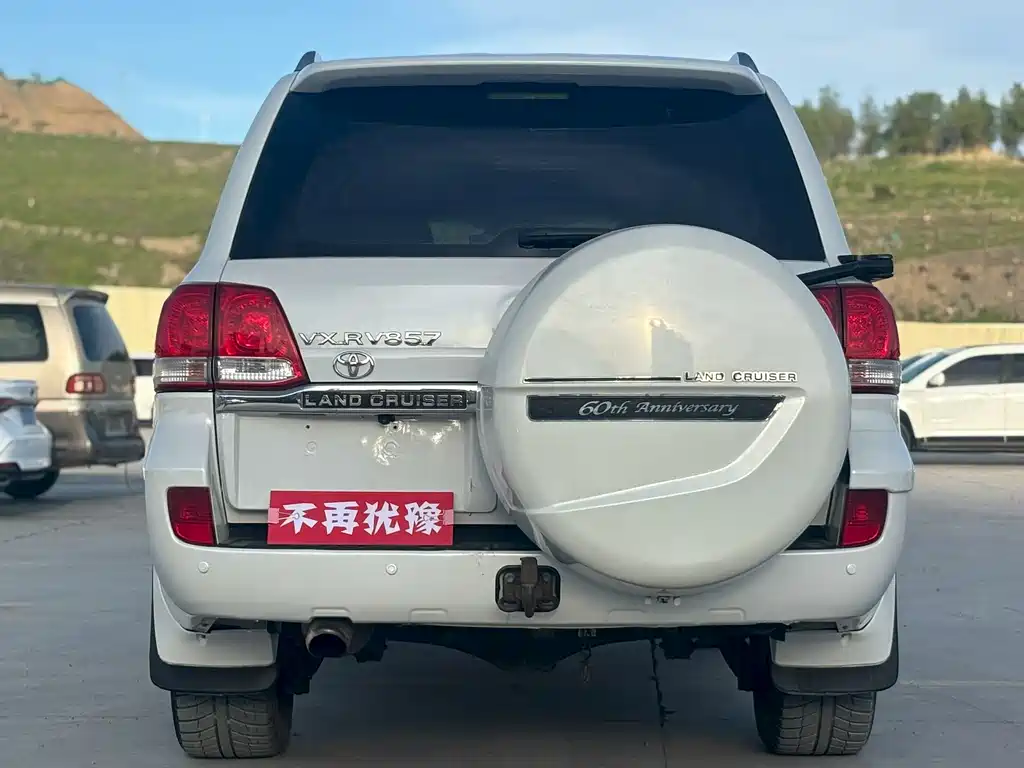 Toyota Land Cruiser 2011 5.7L AT