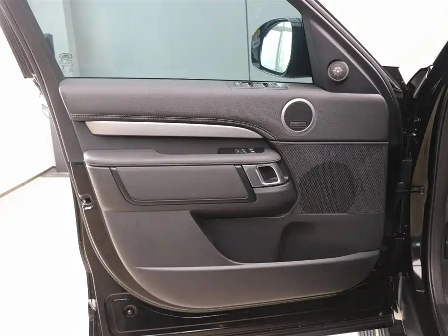 Land Rover Discovery 2023 360PS R-Dynamic SE