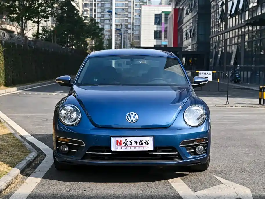 VOLKSWAGEN BEETLE