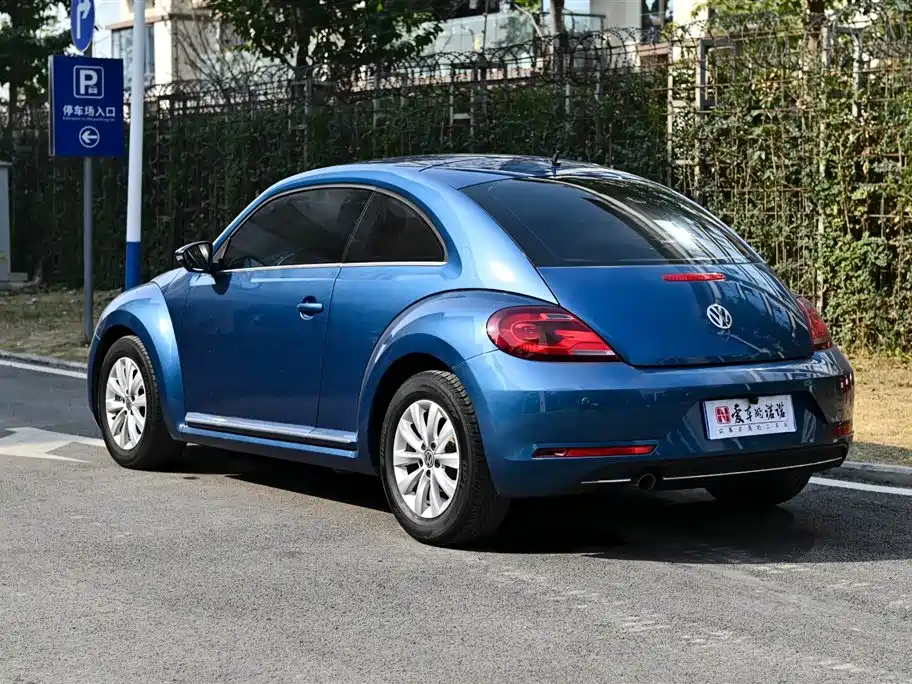 VOLKSWAGEN BEETLE