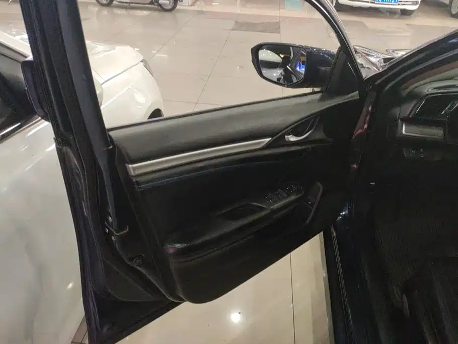 Honda Civic — миниатюра 7