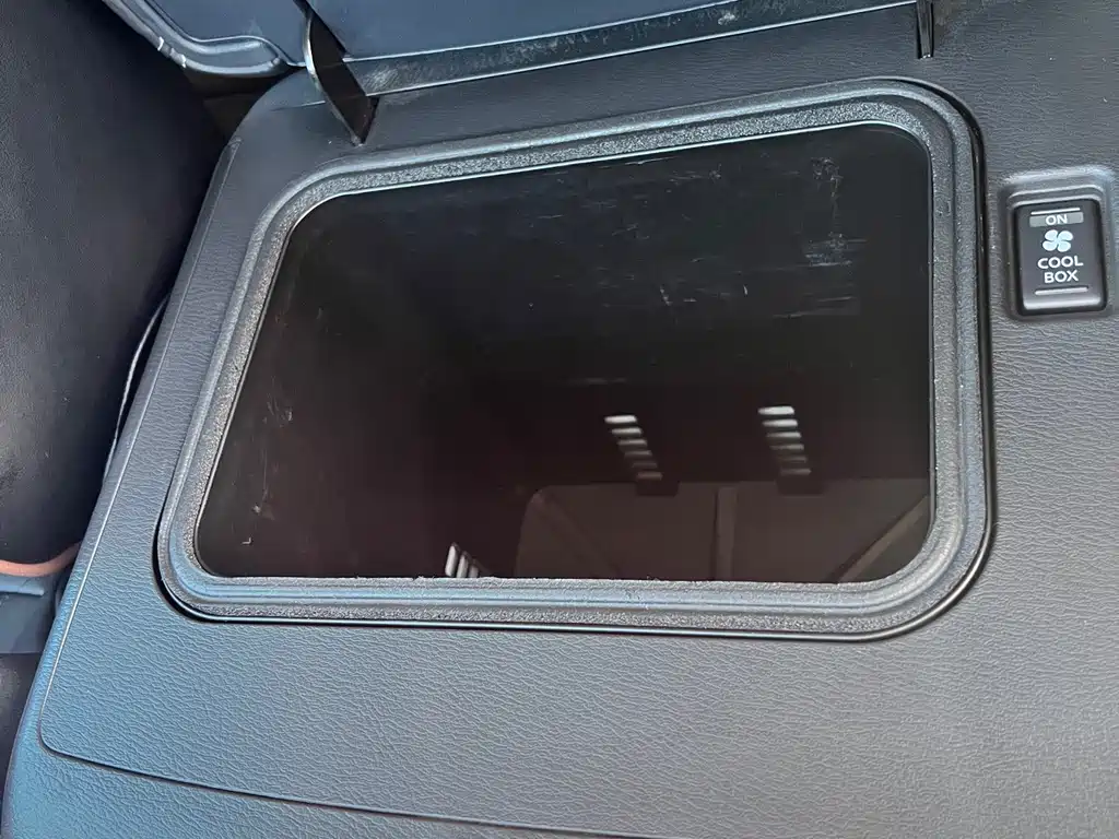 Nissan Patrol — миниатюра 7