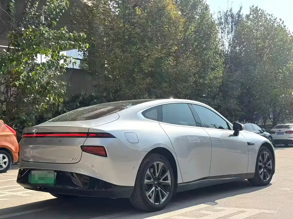 XPeng P7 — миниатюра 9