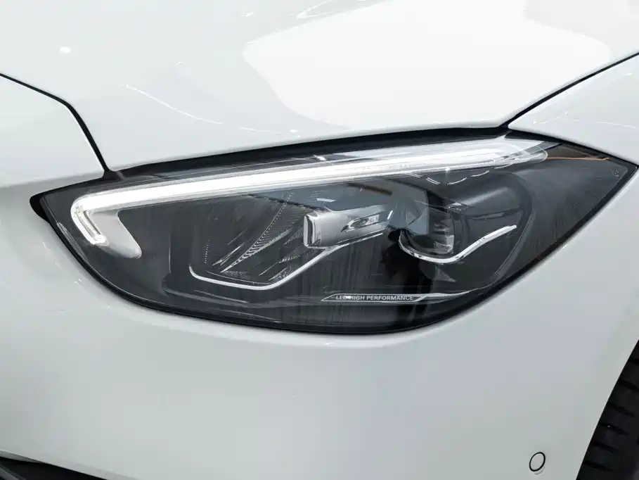 Mercedes-Benz C-Class — миниатюра 8