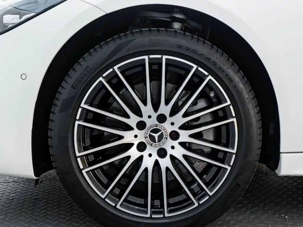 Mercedes-Benz C-Class — миниатюра 10
