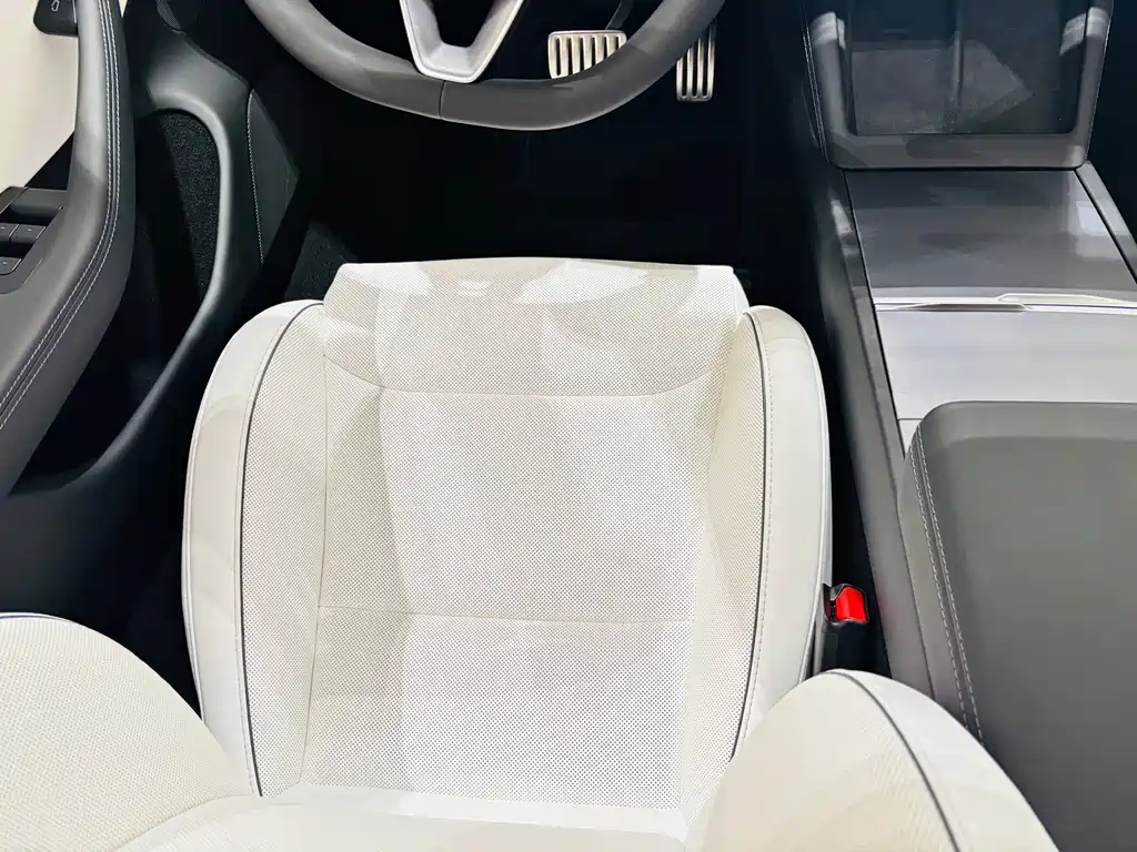 Tesla Model 3 — миниатюра 11