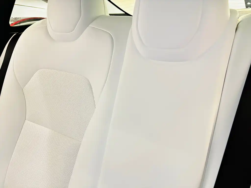 Tesla Model 3 — миниатюра 15