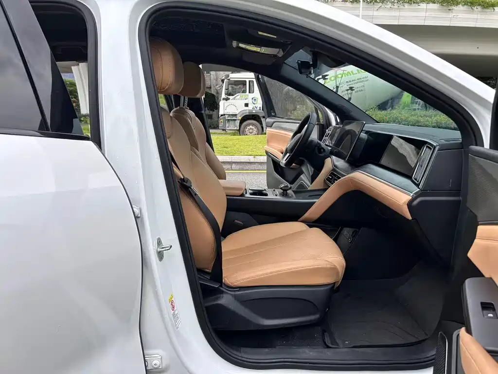 BYD L DM-i — миниатюра 8