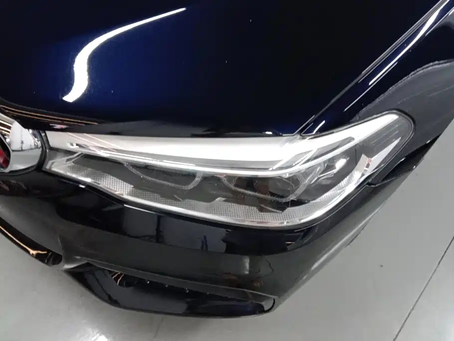 BMW 5 Series — миниатюра 5