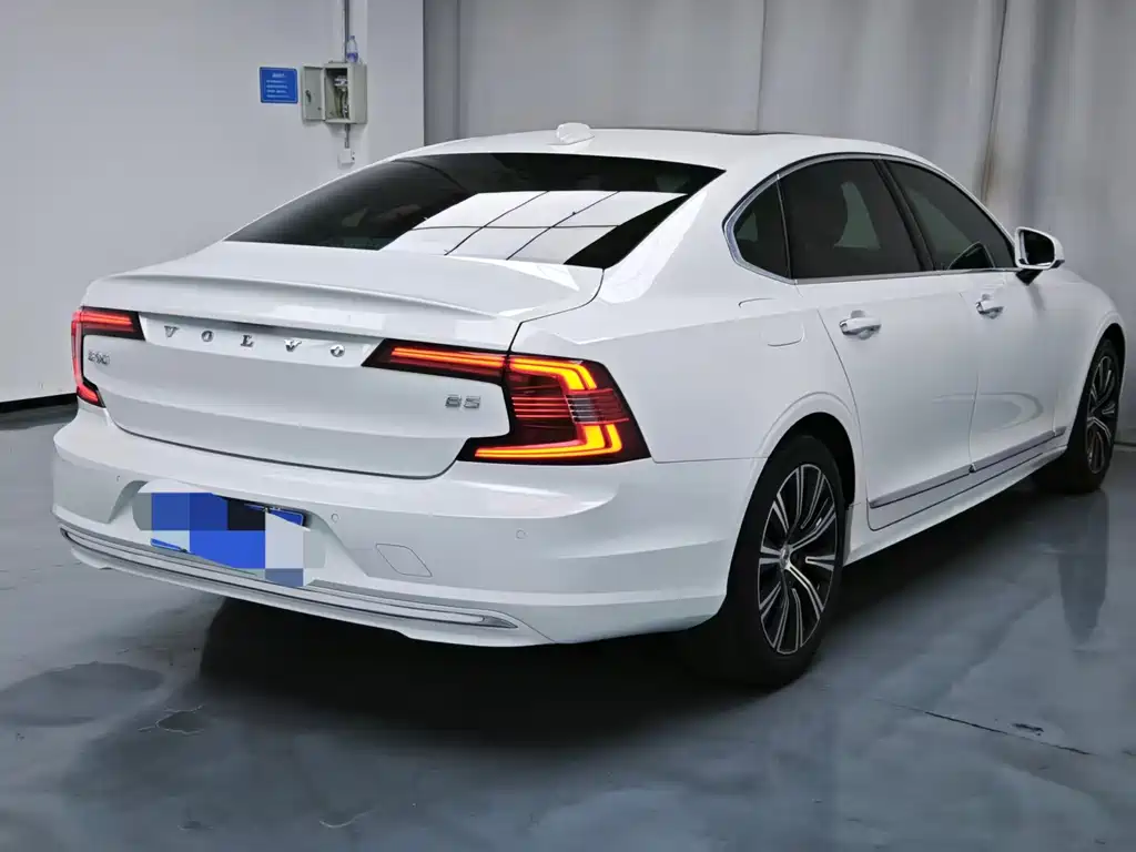 Volvo S90 — миниатюра 6