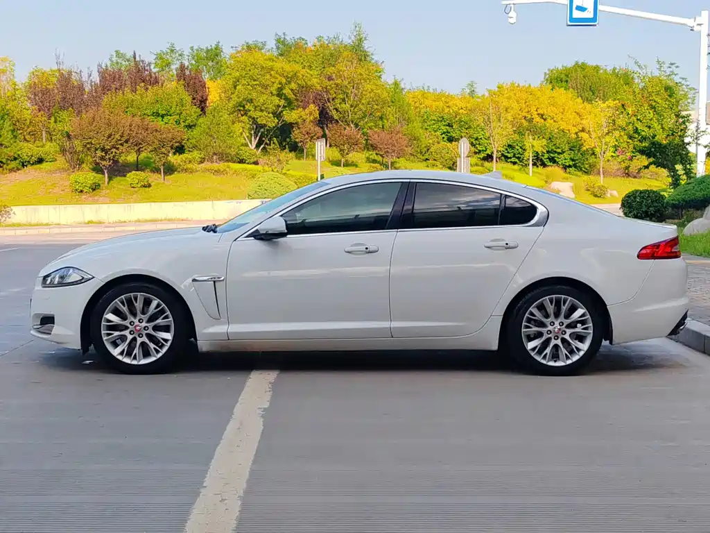 Jaguar XF — миниатюра 9